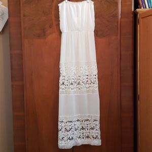 Moxeay brand. New white maxi dress